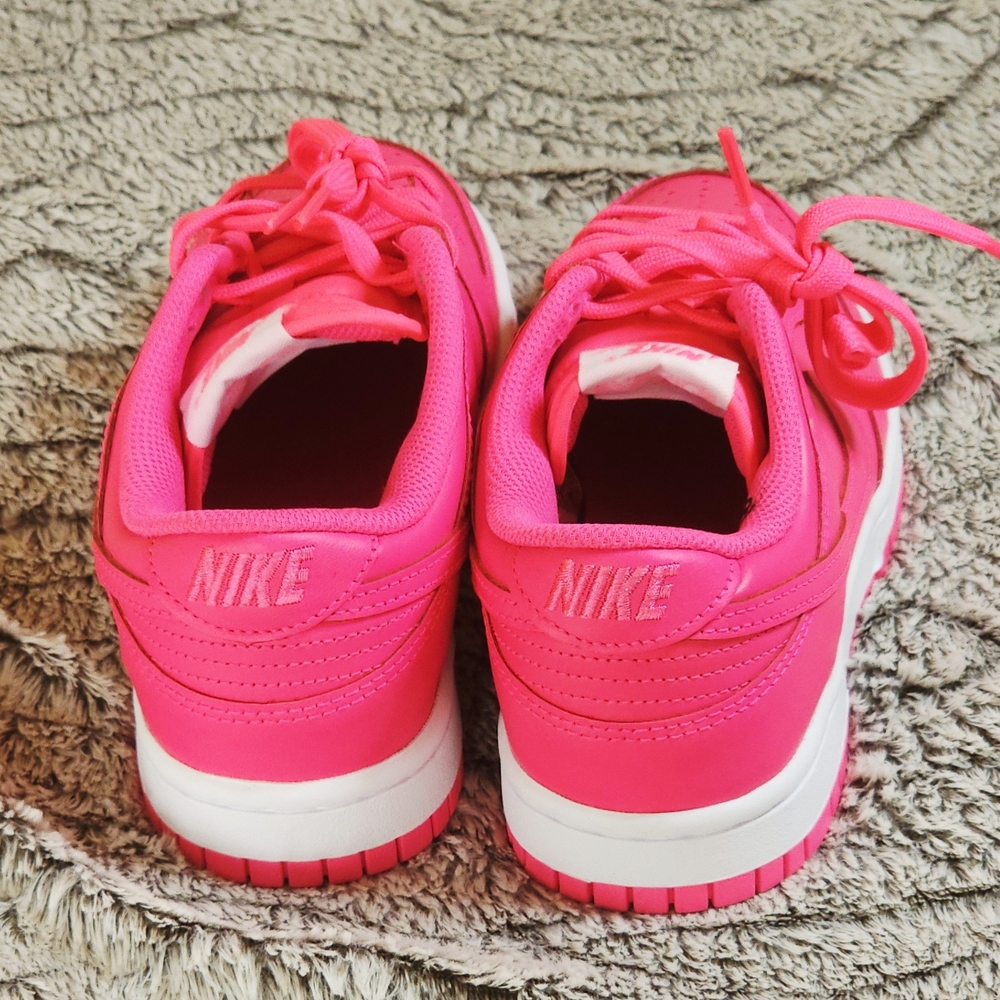 🔥 Nike Dunk Low "Hyper Pink" Women's - Rare Barbiecore Aesthetic - Size 7 - Picture 4 of 6